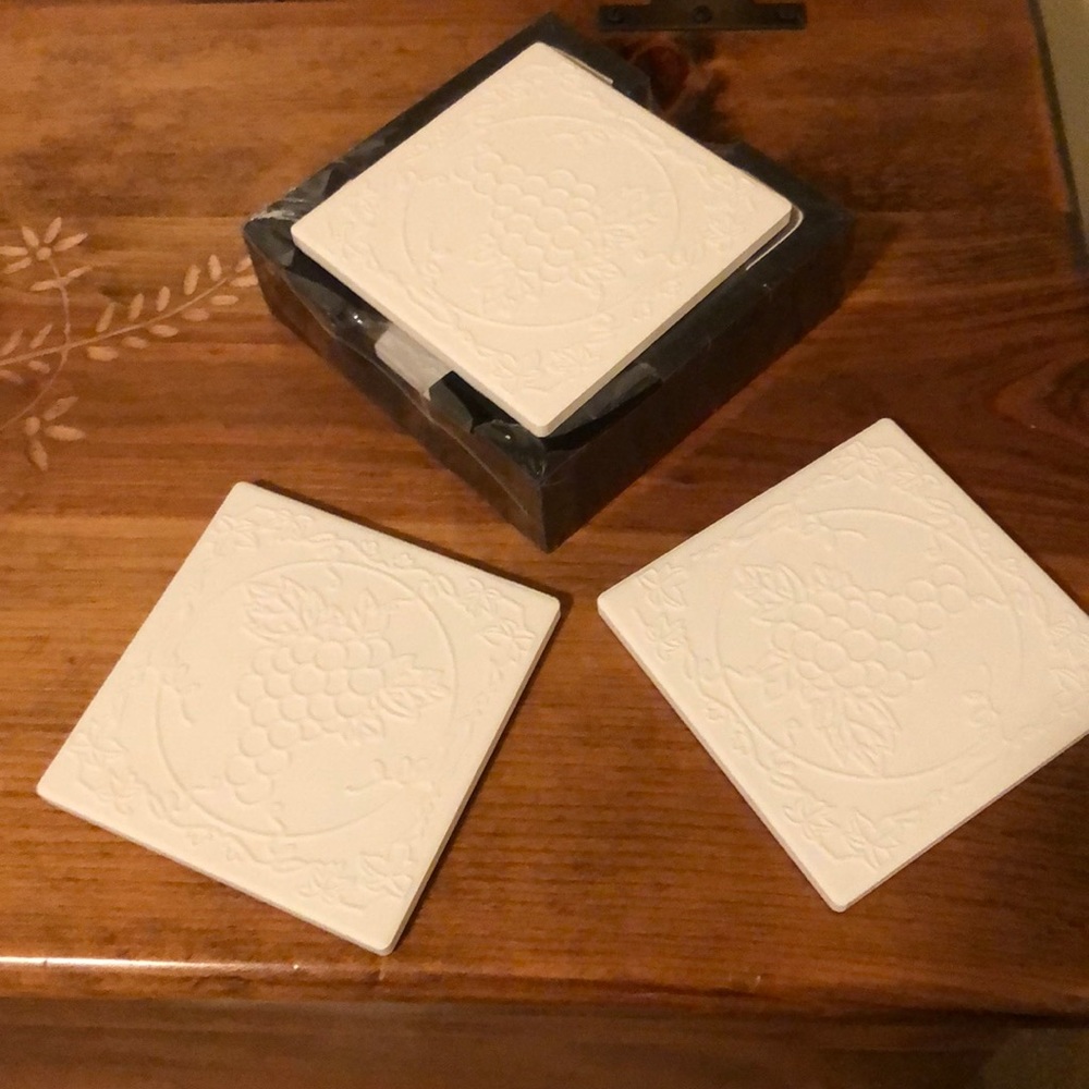 Coasters set of 4 w/ holder cork bottom